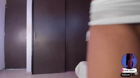 sweetviolet___ online show from 11.20.25