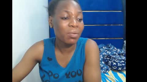 Snapshot of sweetxxpie chatting on 09.21.25 Sweetxxpie online show from 09.21.25