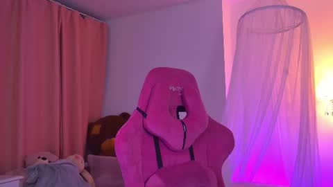 Snapshot of sweety_emilya chatting on 08.07.26 Emily online show from 08.07.26