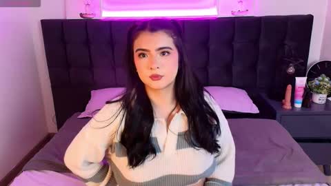 Snapshot of sweety_nicole_ chatting on 11.15.25 sweety nicole 3 online show from 11.15.25