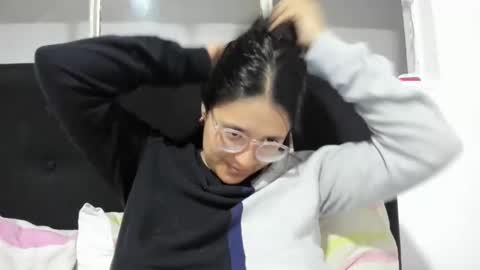 Snapshot of sweetyypeach chatting on 01.17.25 sweetyypeach online show from 01.17.25