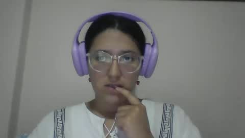 Snapshot of sweetyypeach chatting on 02.23.25 sweetyypeach online show from 02.23.25