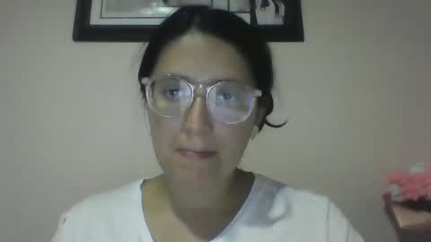 Snapshot of sweetyypeach chatting on 02.25.25 sweetyypeach online show from 02.25.25