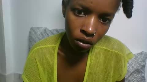 Snapshot of sweetz_candice chatting on 09.14.25 sweetz_candice online show from 09.14.25