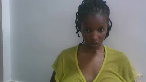 Snapshot of sweetz_candice chatting on 09.28.25 sweetz_candice online show from 09.28.25