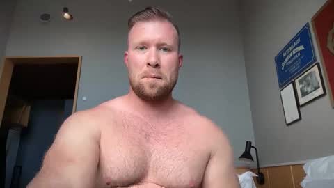 Snapshot of swekingxx chatting on 05.17.26 swekingxx online show from 05.17.26
