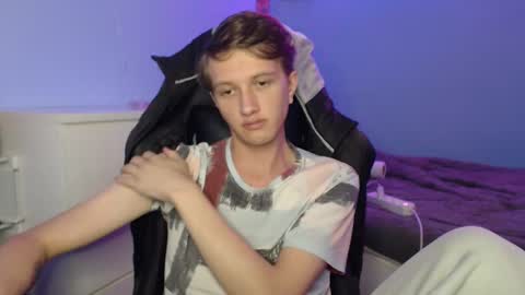 Snapshot of swetieecharmm chatting on 01.11.26 Cat online show from 01.11.26