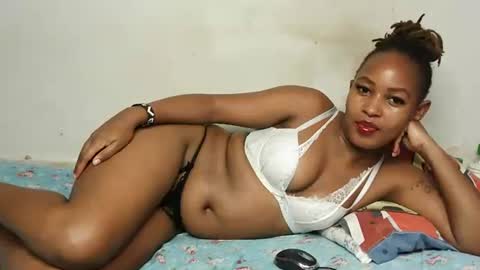 Snapshot of swt_bby chatting on 04.26.26 swt_bby online show from 04.26.26