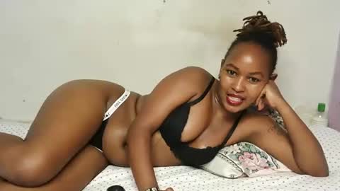 Snapshot of swt_bby chatting on 04.27.26 swt_bby online show from 04.27.26