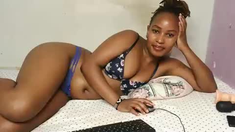 Snapshot of swt_bby chatting on 05.02.26 swt_bby online show from 05.02.26
