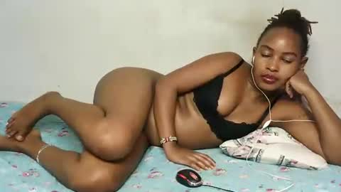 Snapshot of swt_bby chatting on 05.03.26 swt_bby online show from 05.03.26