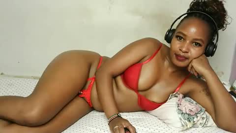 Snapshot of swt_bby chatting on 05.16.26 swt_bby online show from 05.16.26