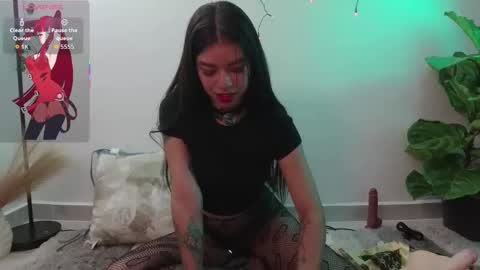 Snapshot of swt_helen chatting on 09.30.25 Helen  online show from 09.30.25