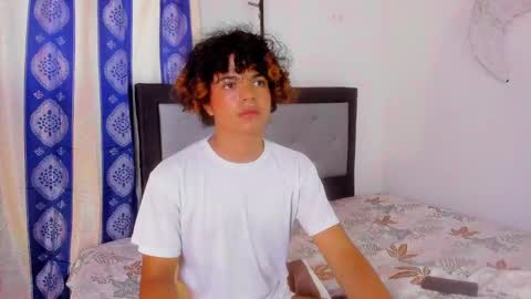 Snapshot of swwet_boy chatting on 12.26.24 swwet_boy online show from 12.26.24