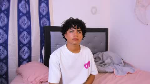 Snapshot of swwet_boy chatting on 01.08.25 swwet_boy online show from 01.08.25