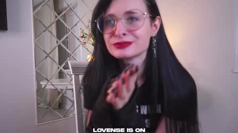 Sophie online show from 10.16.25
