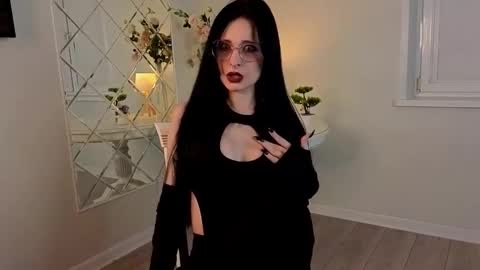 Sophie online show from 10.17.25