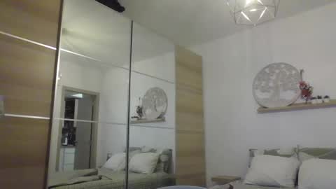 syl092 online show from 12.12.24