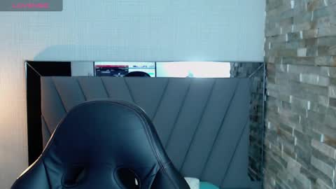 S Y L V A N A  online show from 10.08.25