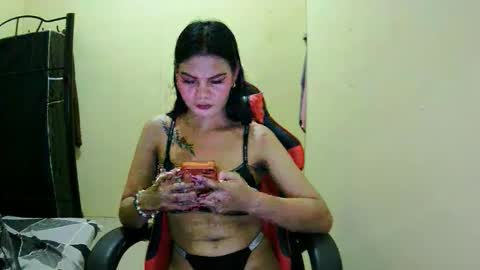 Snapshot of sylviafoxxx chatting on 04.06.26 sylviafoxxx online show from 04.06.26