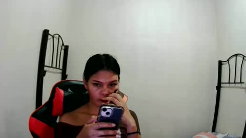 Snapshot of sylviafoxxx chatting on 05.19.26 sylviafoxxx online show from 05.19.26