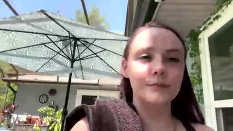 Snapshot of syndica chatting on 06.17.26 Jennah online show from 06.17.26
