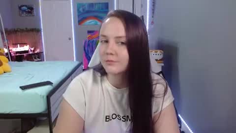Snapshot of syndica chatting on 06.22.26 Jennah online show from 06.22.26