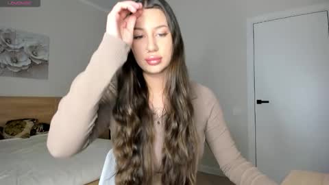 Mila online show from 09.11.25