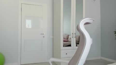 Mila online show from 10.18.25