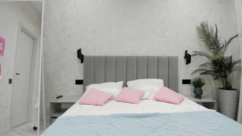 Mila online show from 10.22.25