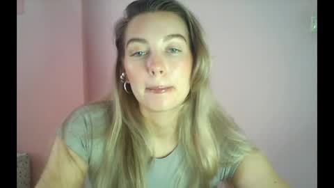 Snapshot of syrami chatting on 05.13.26 syrami online show from 05.13.26