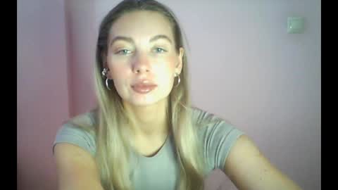 Snapshot of syrami chatting on 05.27.26 syrami online show from 05.27.26