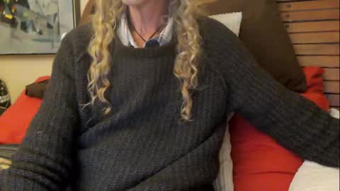 Snapshot of sysyphusss chatting on 12.26.24 sysyphusss online show from 12.26.24