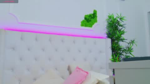 Snapshot of taahiraarabian chatting on 01.23.25 Arianna online show from 01.23.25