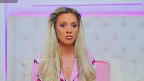 Snapshot of taahiraarabian chatting on 01.27.25 Arianna online show from 01.27.25