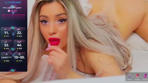 Snapshot of taahiraarabian chatting on 02.14.25 Arianna online show from 02.14.25