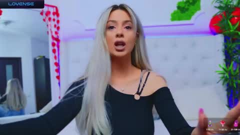 Snapshot of taahiraarabian chatting on 02.20.25 Arianna online show from 02.20.25