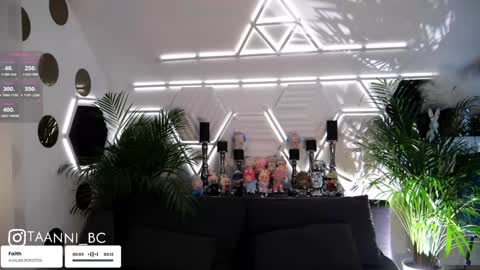 Snapshot of taanni_bc chatting on 11.07.25 TAANNI online show from 11.07.25