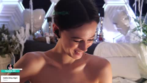 Snapshot of taanni_bc chatting on 12.21.25 TAANNI online show from 12.21.25