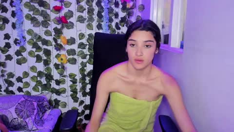 Snapshot of tabitapurple chatting on 01.01.25 TABITA online show from 01.01.25