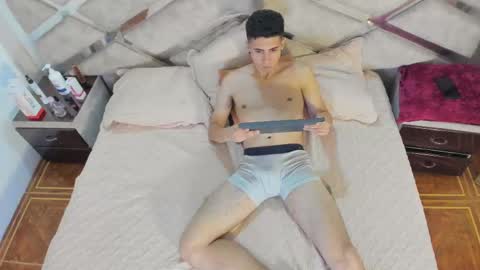 tahhlia taylor online show from 09.30.25