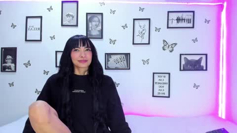 Snapshot of tainy_n_harley chatting on 02.01.25 Liam and Juli online show from 02.01.25