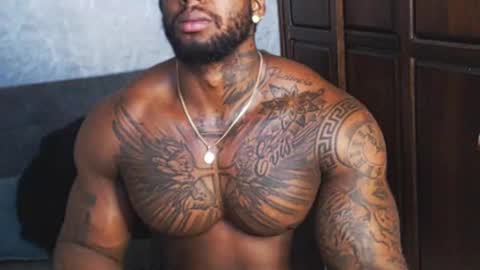 Tairon Tucke online show from 12.19.24