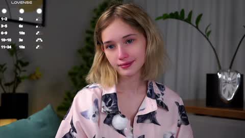 Mia online show from 01.25.25