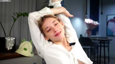 Mia online show from 02.13.25