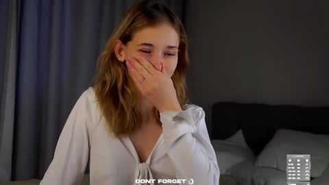 Mia online show from 09.16.25