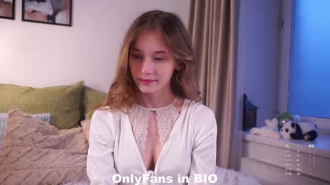 Mia online show from 11.28.25