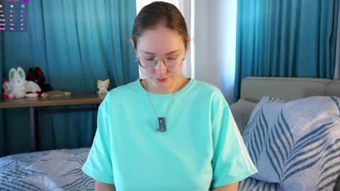 Molly online show from 04.09.26