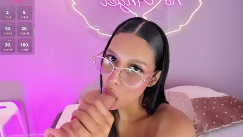 Snapshot of talianahernandez chatting on 07.15.26 talianahernandez online show from 07.15.26