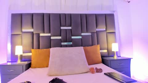 Snapshot of talianavega chatting on 11.04.25 tali online show from 11.04.25